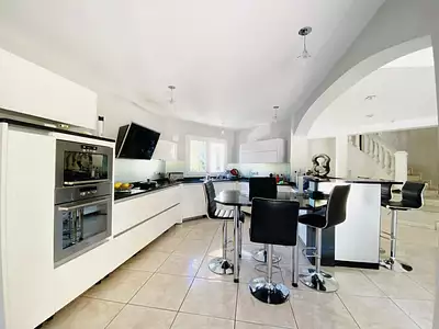 Maison, 174 m²