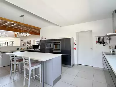 Maison, 270 m²