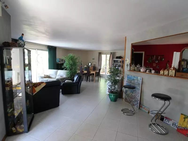 Maison, 958 m²
