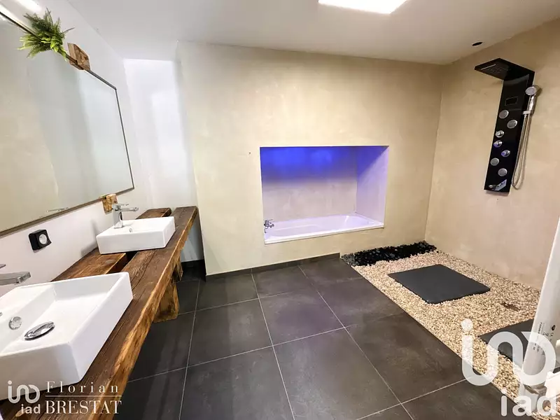 Maison, 192 m²