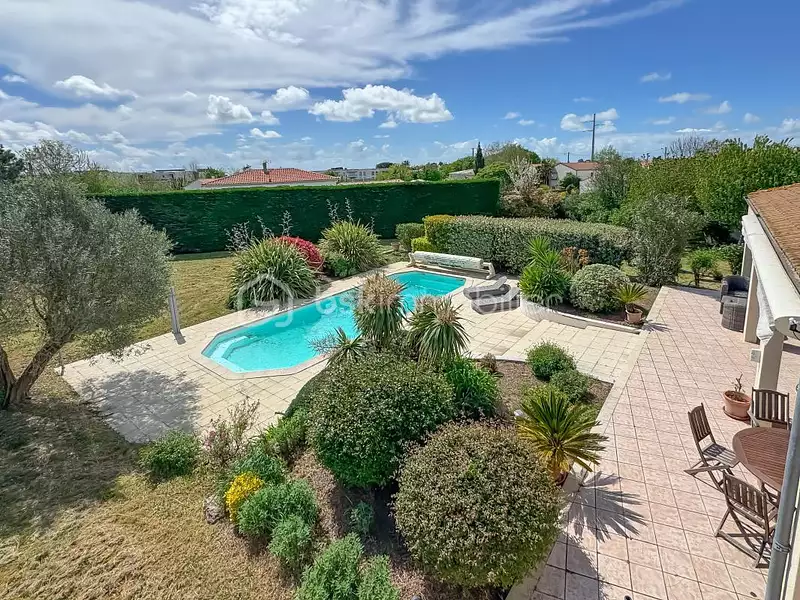 Maison, 237 m²