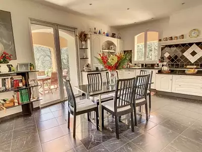 Maison, 390 m²