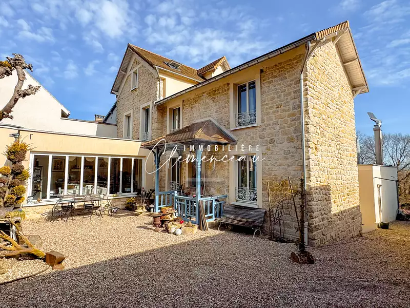 Maison, 246 m²