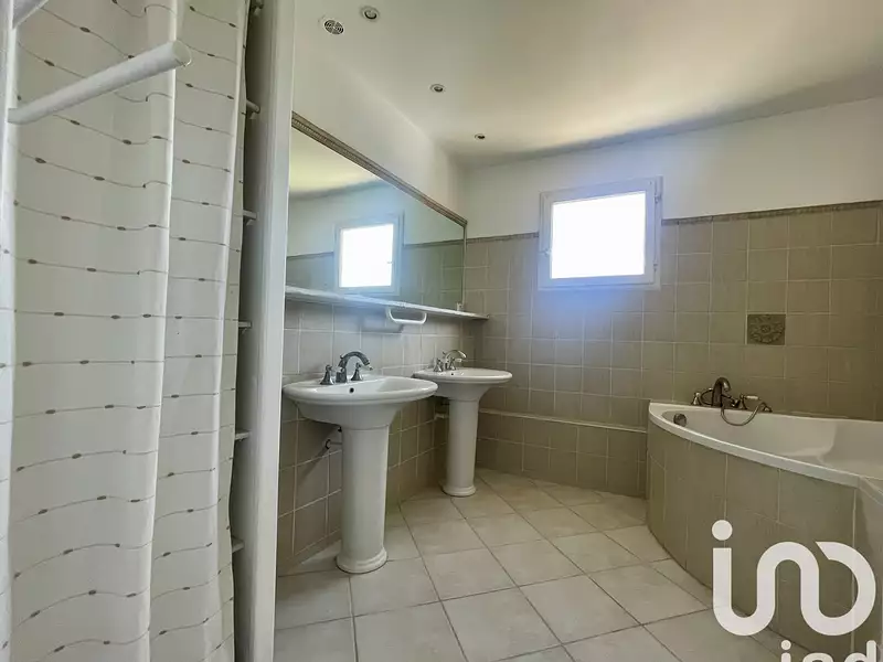 Maison, 180 m²