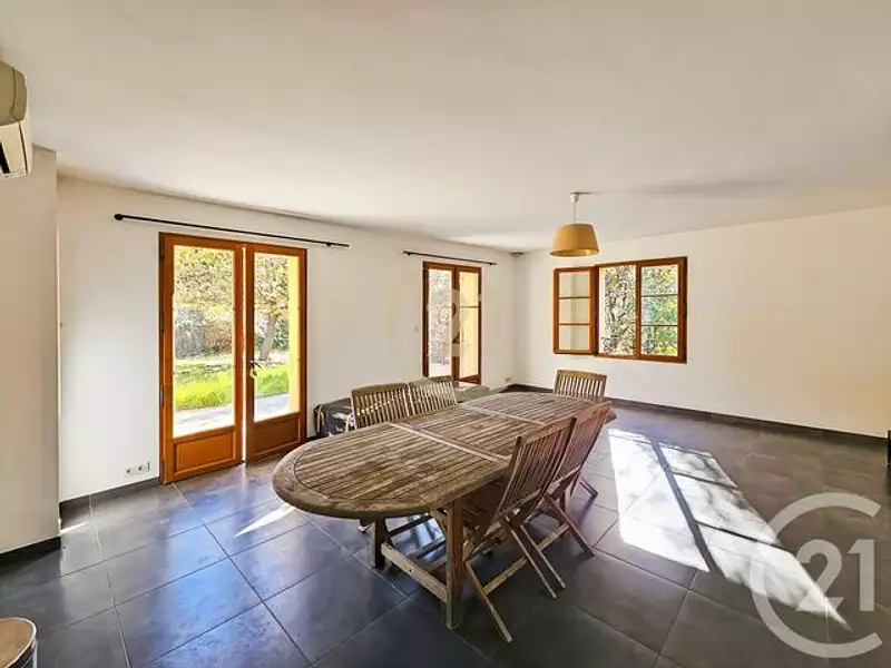 Maison, 222,2 m²