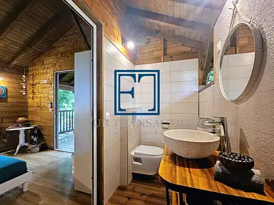 Maison, 211 m²