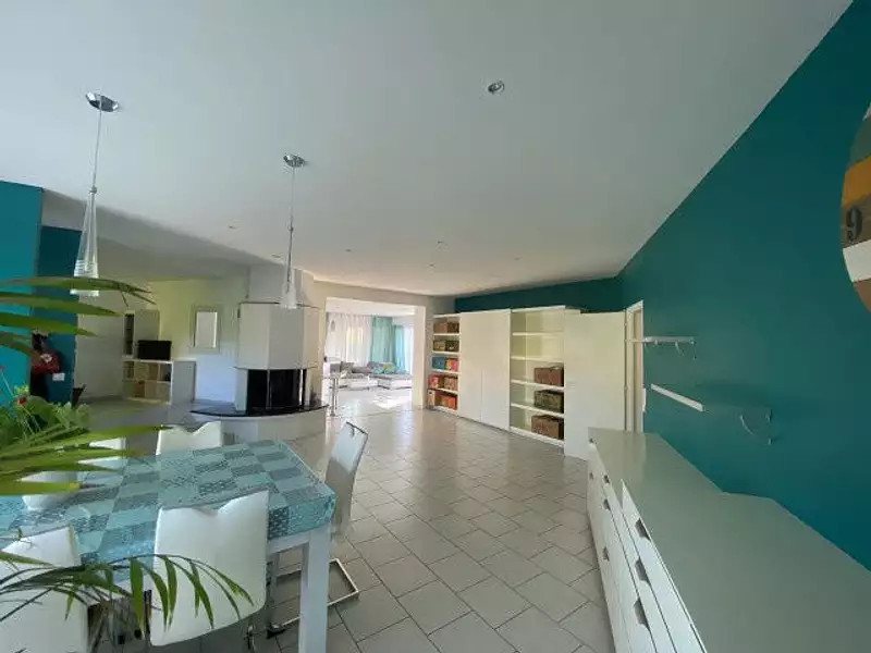 Maison, 219 m²
