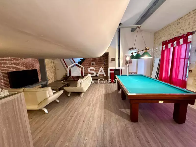 Maison, 250 m²