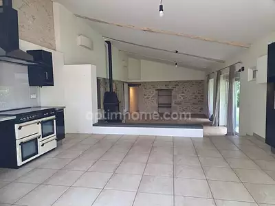 Maison, 225 m²
