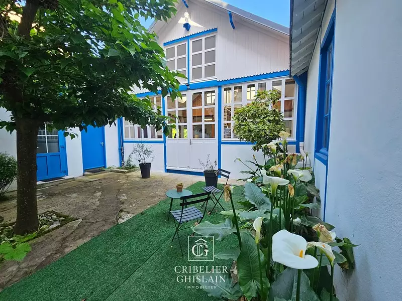 Maison, 248 m²