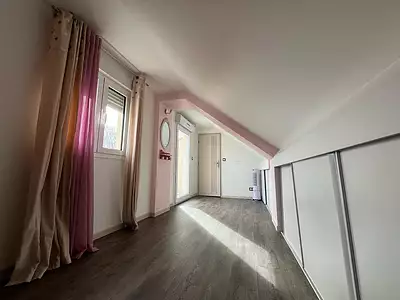 Maison, 176,6 m²