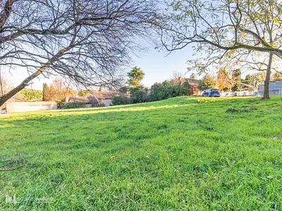 Terrain, 693 m²