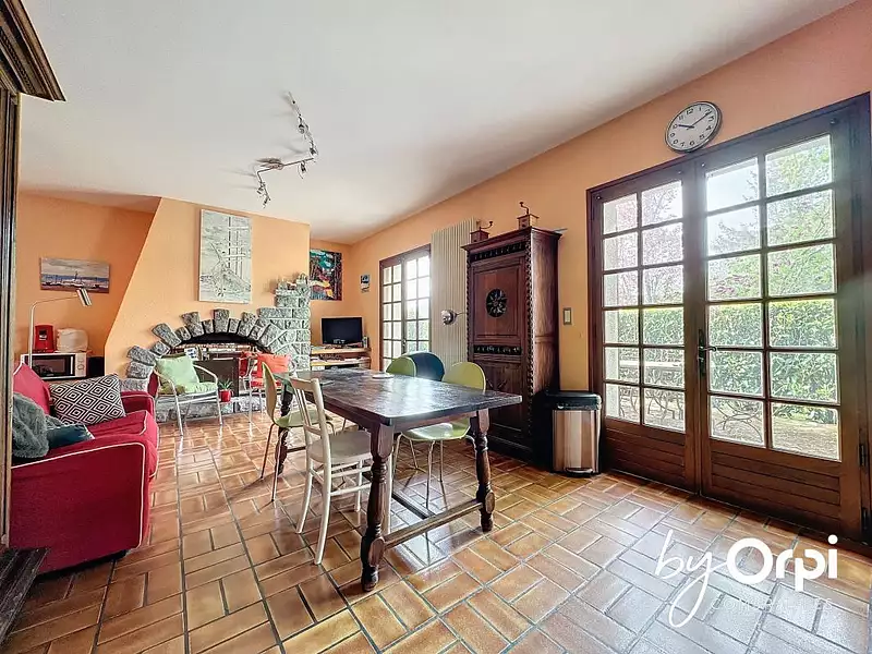 Maison, 319 m²