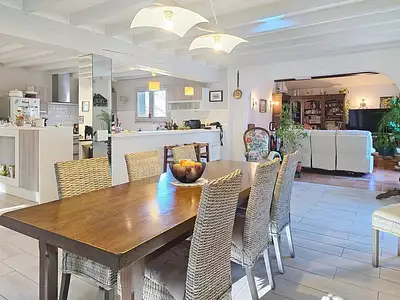 Maison, 240 m²
