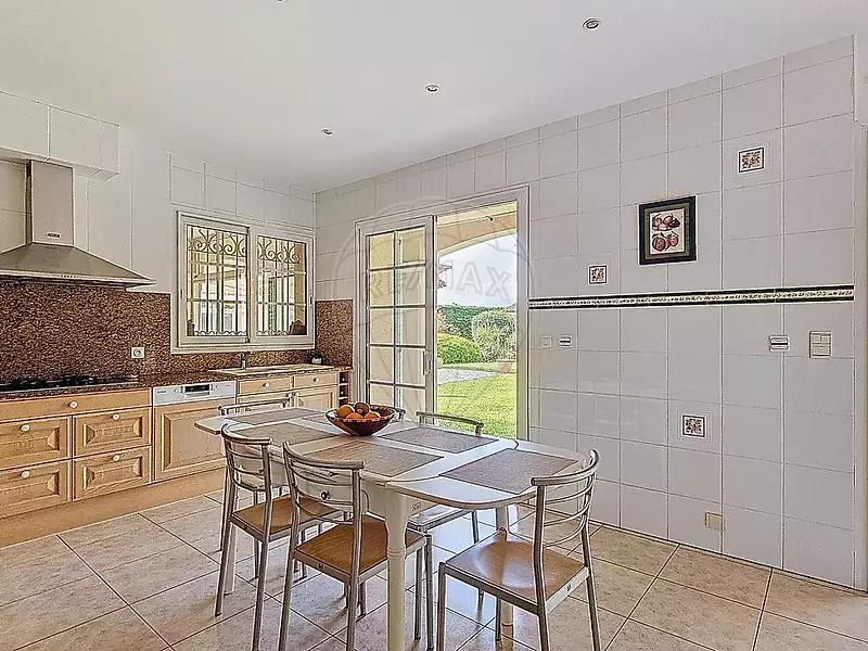 Maison, 310 m²