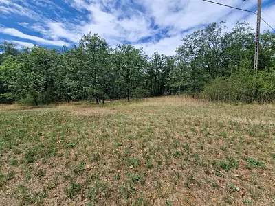 Terrain, 12 100 m²