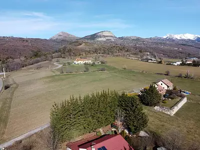 Terrain, 593 m²