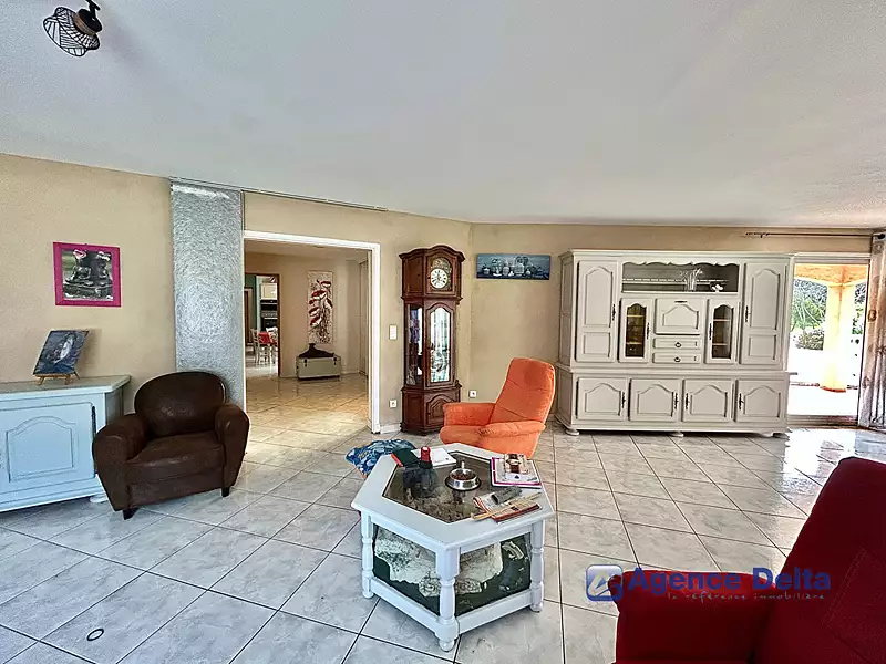 Maison, 182,93 m²