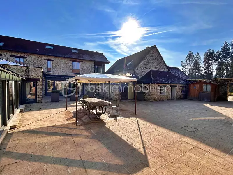 Maison, 785 m²