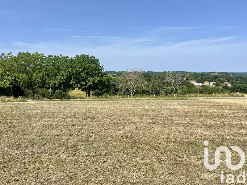 Terrain, 2 210 m²
