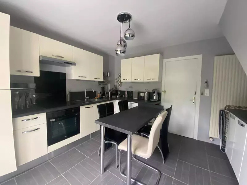 Maison, 215 m²