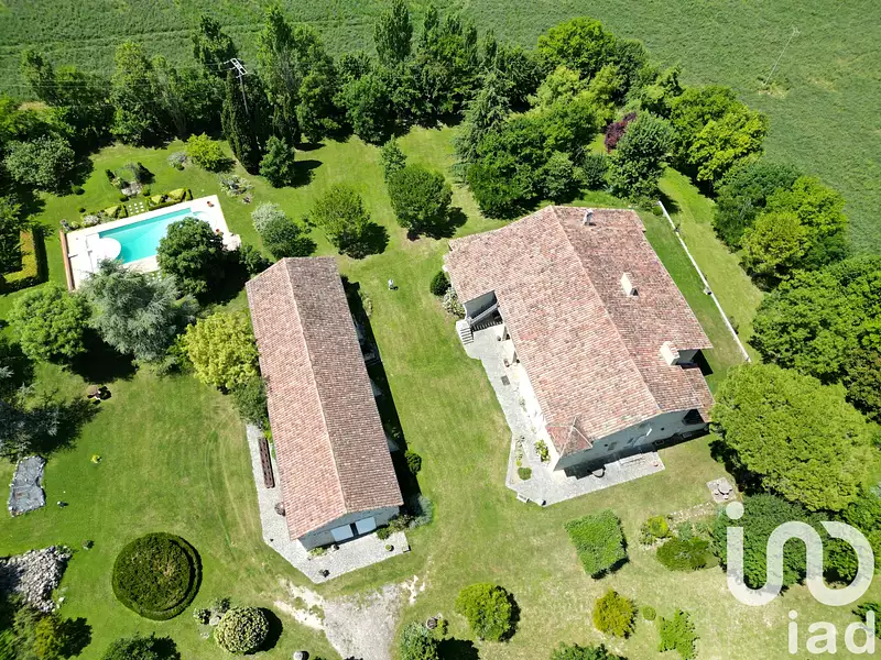 Divers, 396 m²