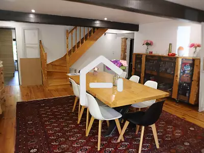 Maison, 240 m²