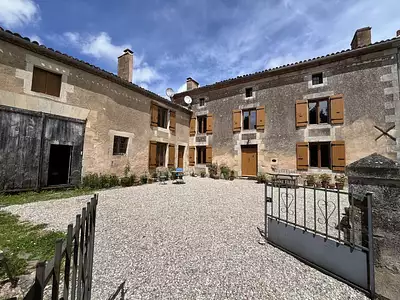 Maison, 240 m²