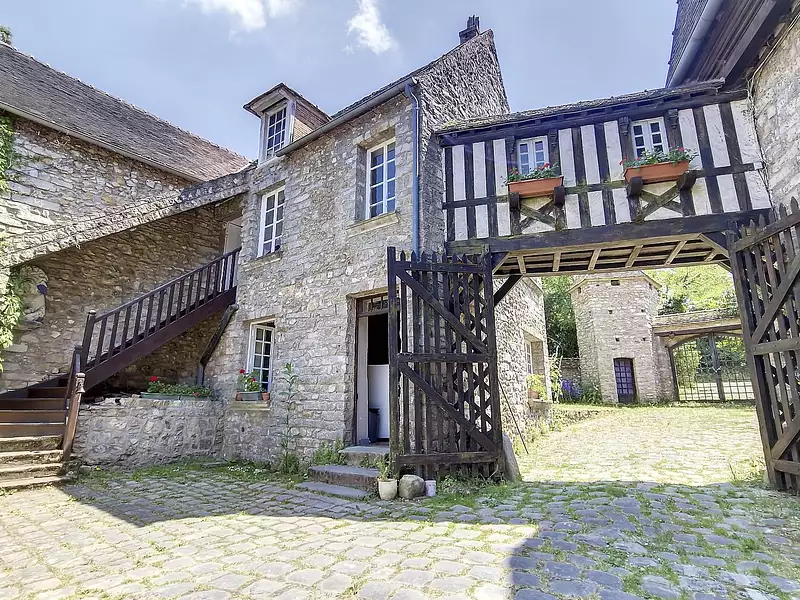 Maison, 1 004 m²