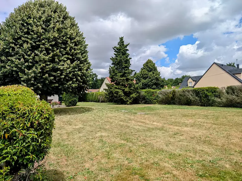 Terrain, 600 m²
