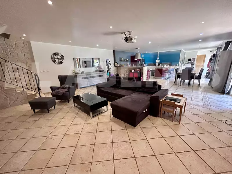 Maison, 199 m²