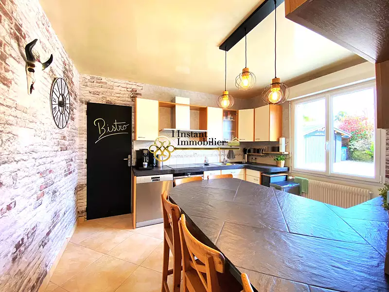 Maison, 225 m²