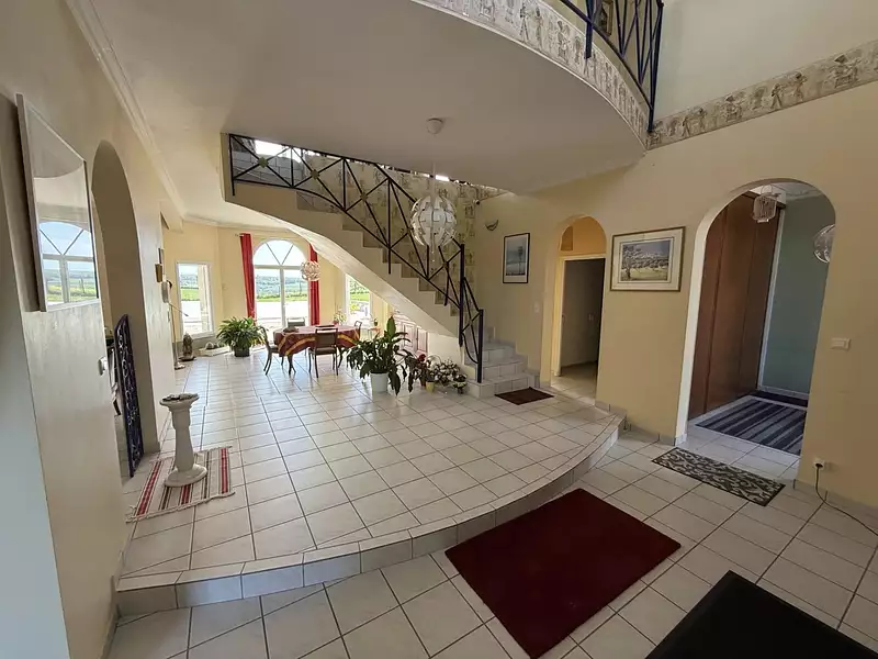 Maison, 240 m²