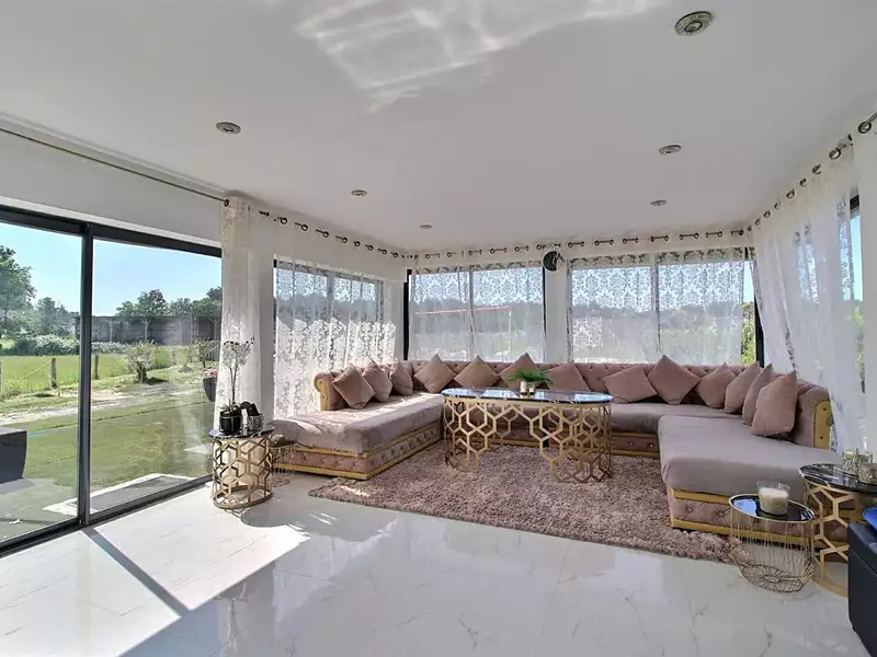 Maison, 288 m²