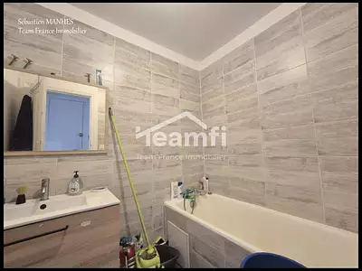 Immeuble, 700 m²
