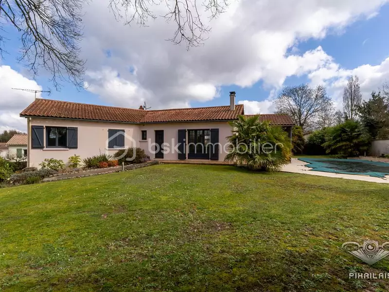 Maison, 163 m²