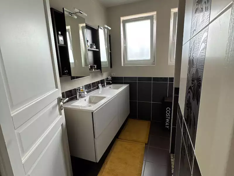 Maison, 190 m²
