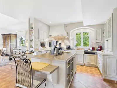 Maison, 170 m²
