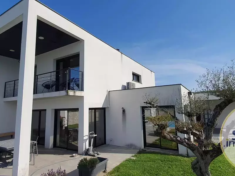 Maison, 165 m²