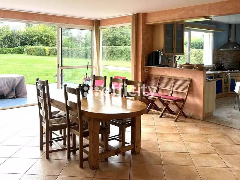 Maison, 210 m²