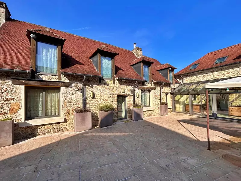 Maison, 785 m²