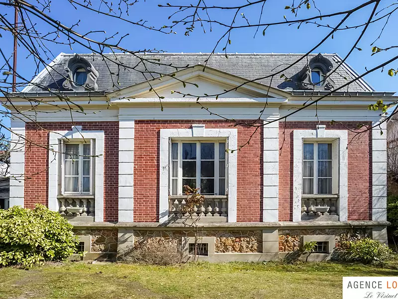 Maison, 210 m²