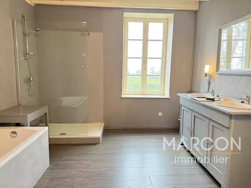 Maison, 190 m²