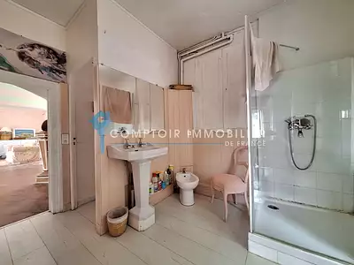 Maison, 240 m²