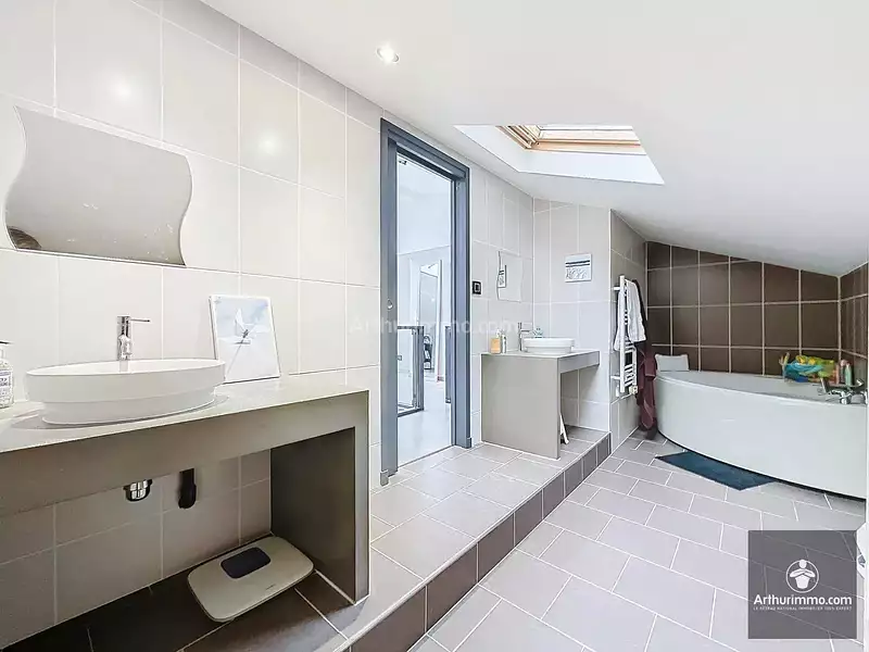 Maison, 195 m²