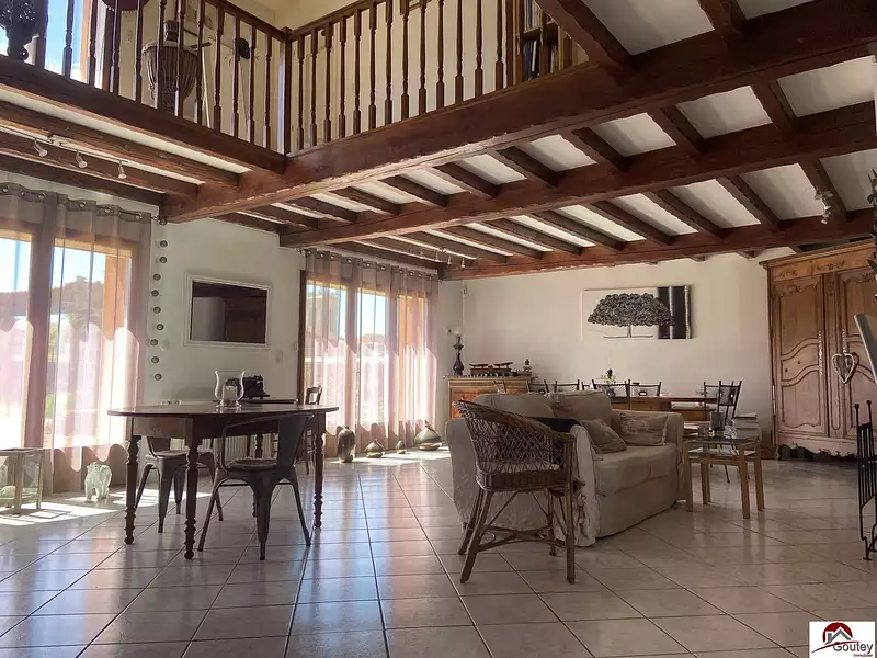 Maison, 190 m²