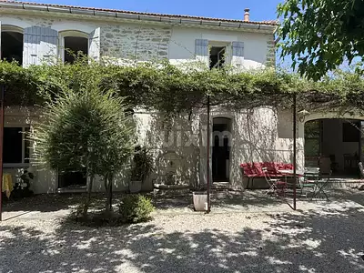 Maison, 270 m²