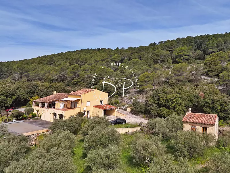 Maison, 166 m²