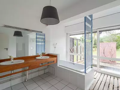 Maison, 215 m²