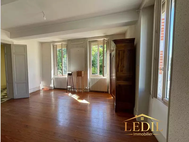 Maison, 196 m²